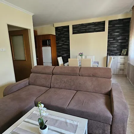 Lotti Apartman *